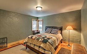 Central Anchorage Condo, Walk To Town And Coast!